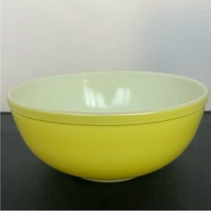 Vintage Pyrex Yellow Primary Color #404 - 4 QT Mixing Large Nesting Bowl